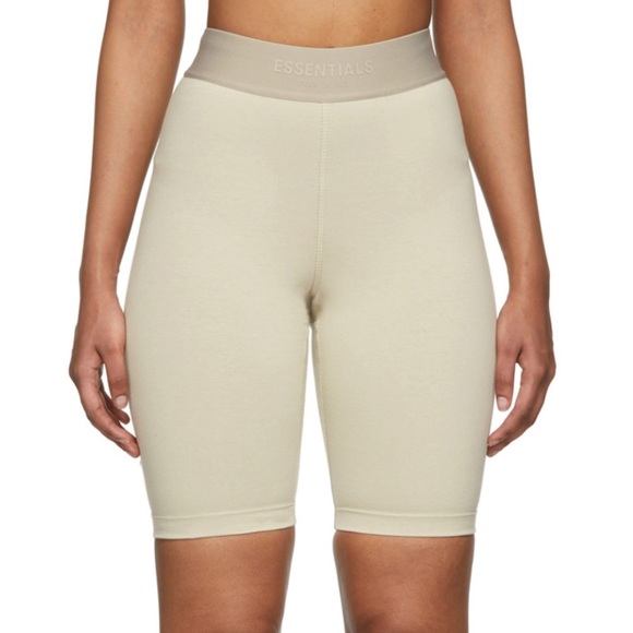 Essentials shorts - Picture 2 of 5